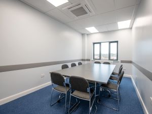 Meeting room 2 with tables and chairs